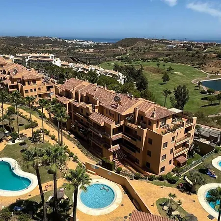 Apartament Tranquil Hideaway With Sun-drenched Ample Terrace *